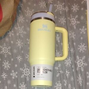 Stanley Lemon Quencher H2.0 Tumbler with Handle